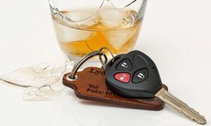 5ee0dd444352b114a6da8c7ccf203163143ad8e0575877407227_640_drunk-driving